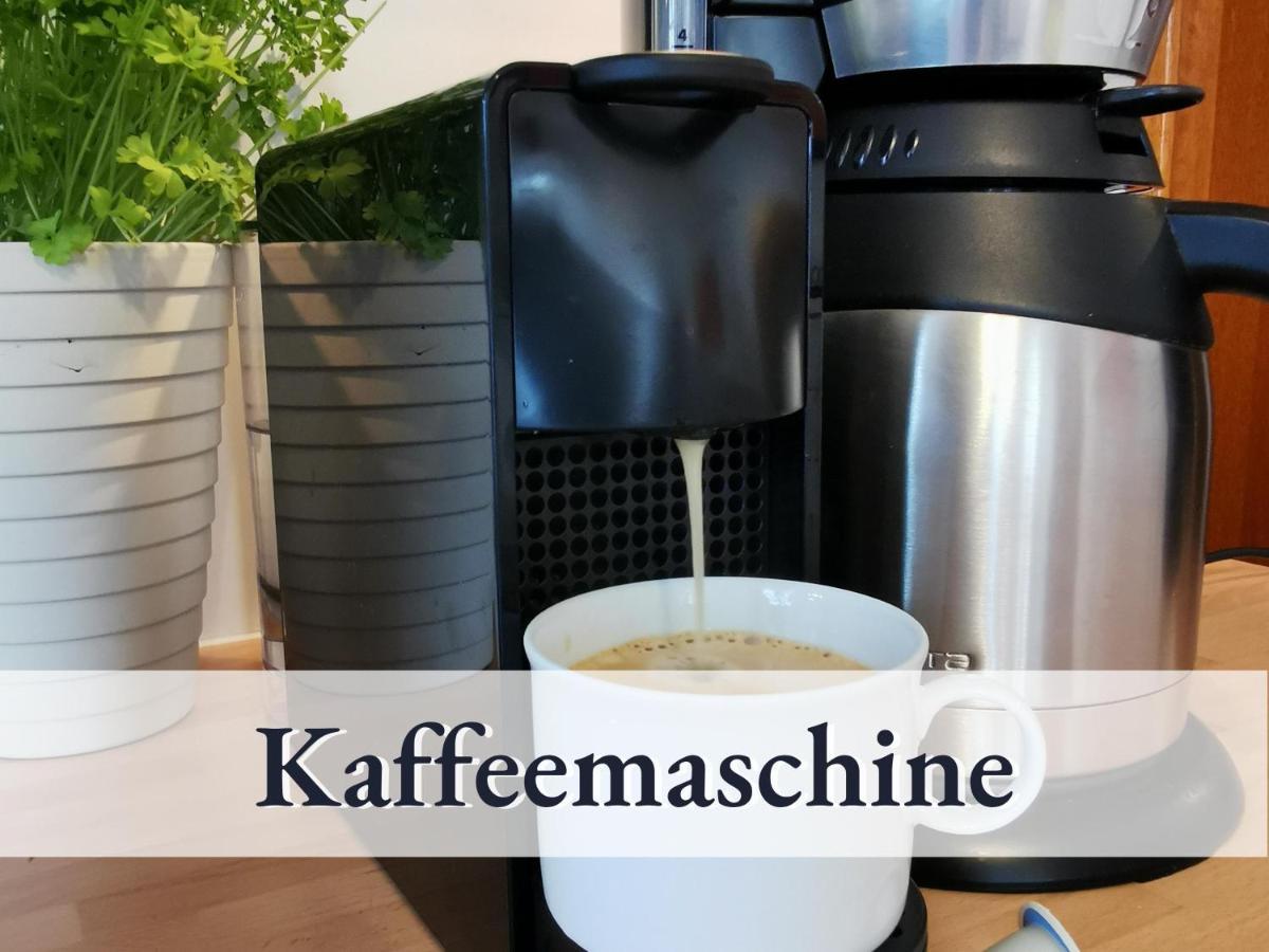 Große moderne Ferienwohnung in bester Bodenseelage l 1 Minute zum Bodensee l 2 Zimmer l Vollausgestattete Küche l Sonnenbalkon l WLAN l Willkommen im Apartment Güttingen Radolfzell am Bodensee Exterior foto